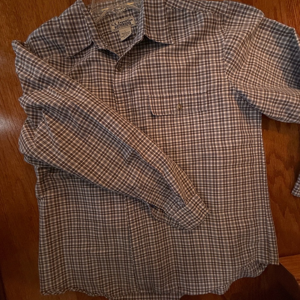Men’s long sleeve gray plaid dresss shirt